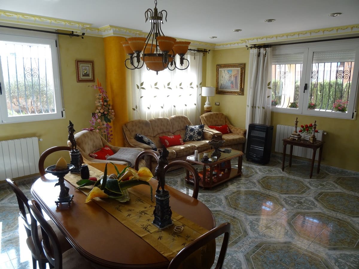 5 soveværelse Byhus til salg i Caudete med swimmingpool - € 315.000 (Ref: 5225961)