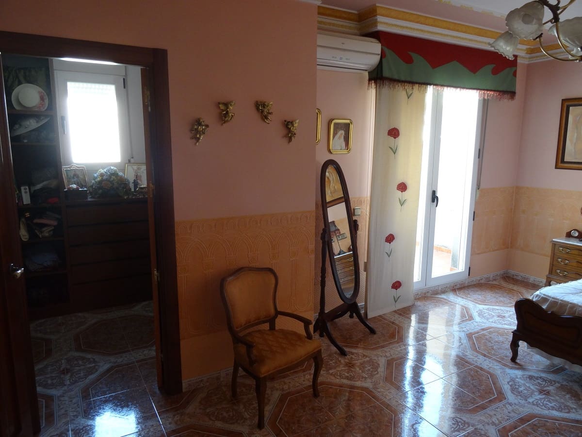 5 soveværelse Byhus til salg i Caudete med swimmingpool - € 315.000 (Ref: 5225961)