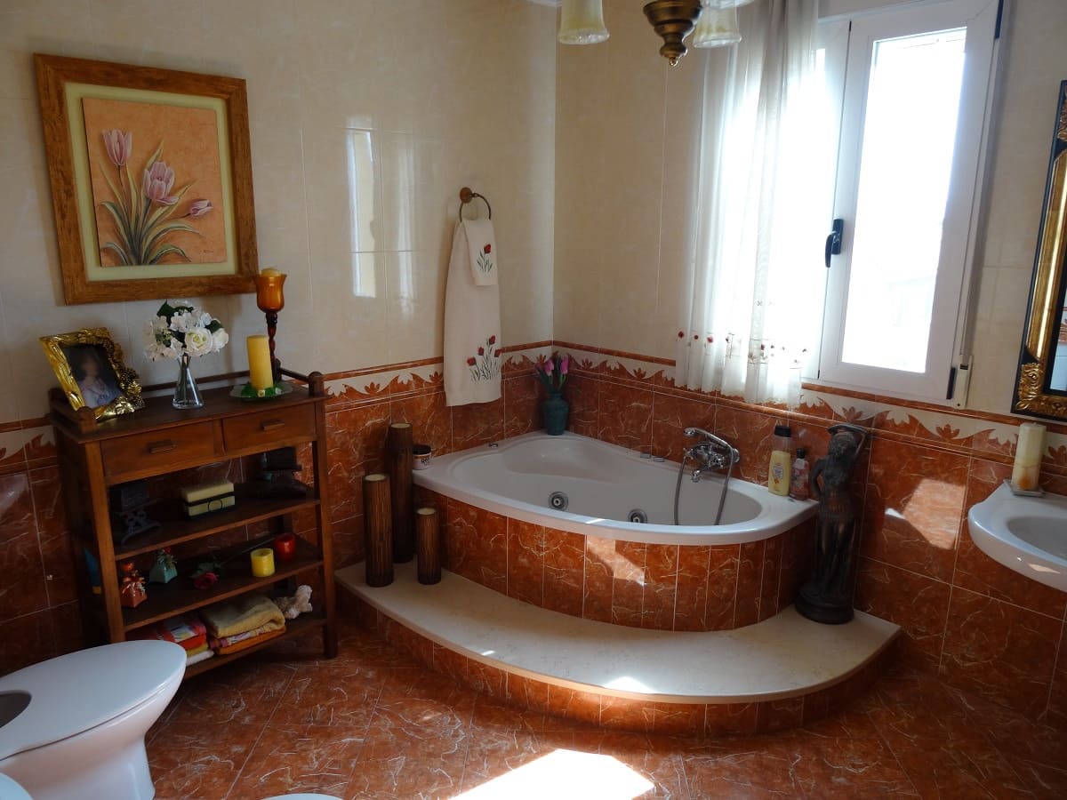 5 soveværelse Byhus til salg i Caudete med swimmingpool - € 315.000 (Ref: 5225961)