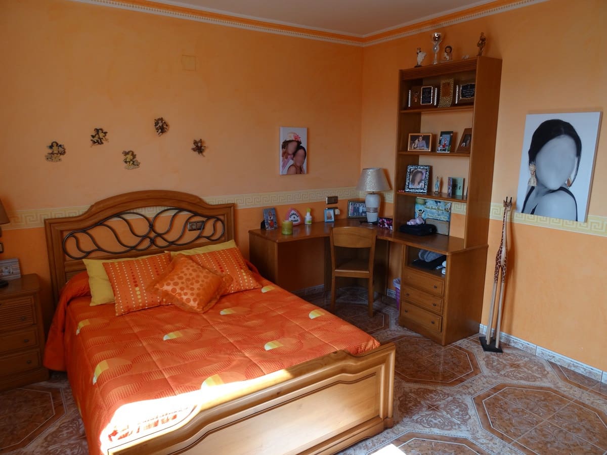 5 soveværelse Byhus til salg i Caudete med swimmingpool - € 315.000 (Ref: 5225961)