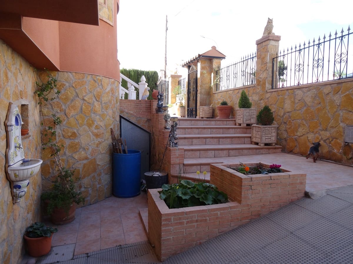 5 soveværelse Byhus til salg i Caudete med swimmingpool - € 315.000 (Ref: 5225961)