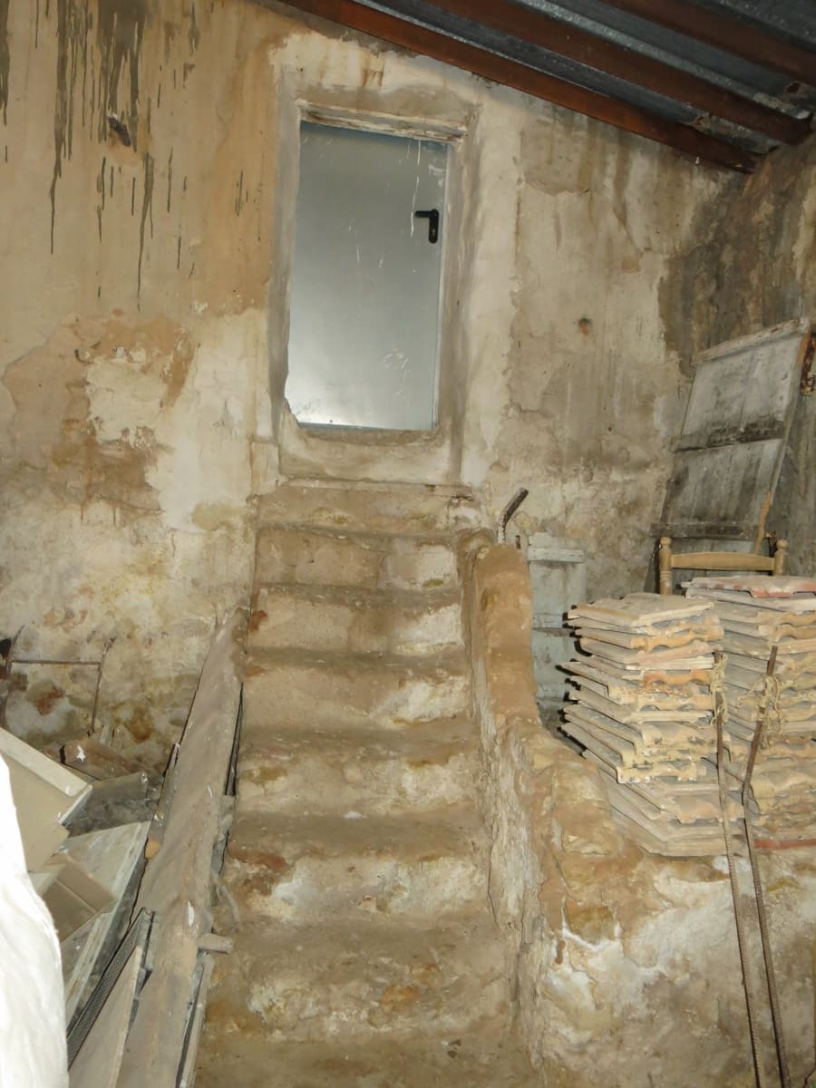 4 bedroom Finca/Country House for sale in Pinoso with pool - € 75,000 (Ref: 5421054)