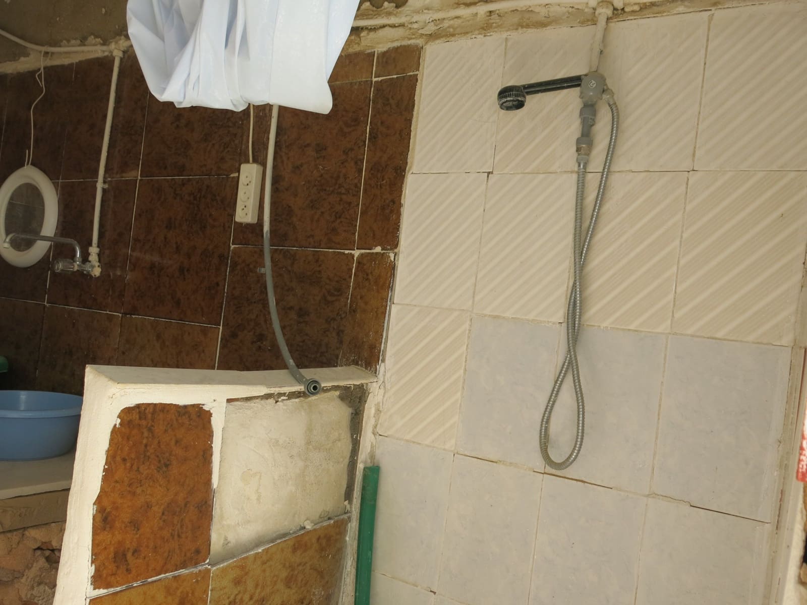 4 slaapkamer Finca/Landhuis te koop in Pinoso met zwembad - € 75.000 (Ref: 5421054)