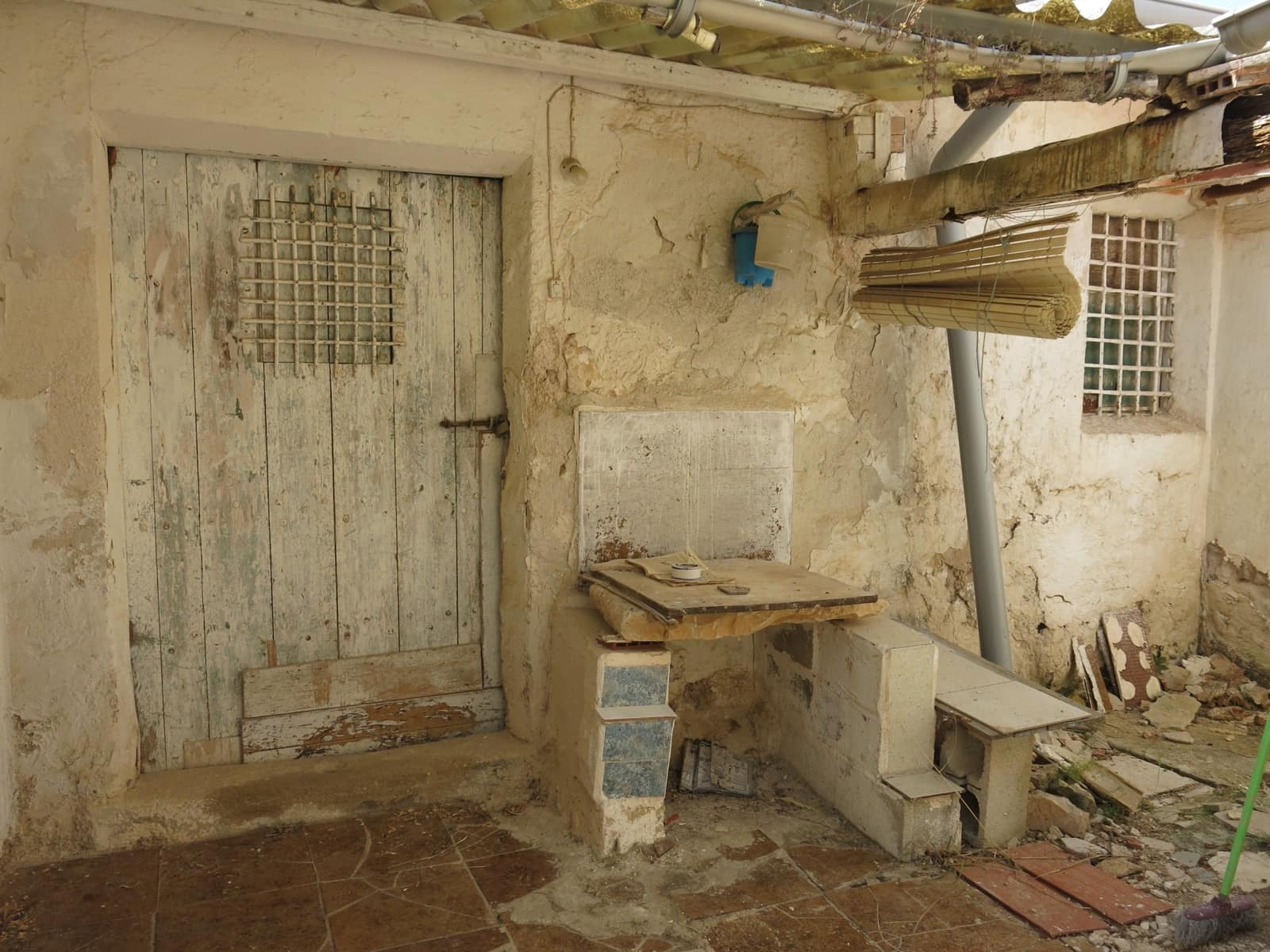 4 slaapkamer Finca/Landhuis te koop in Pinoso met zwembad - € 75.000 (Ref: 5421054)