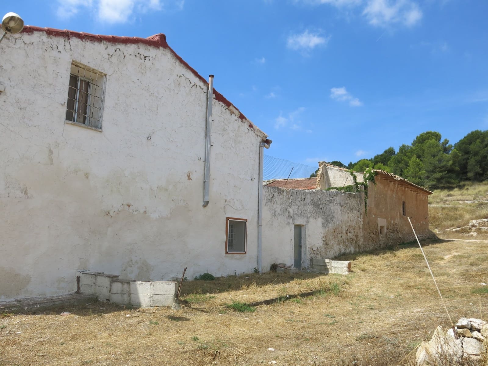 4 slaapkamer Finca/Landhuis te koop in Pinoso met zwembad - € 75.000 (Ref: 5421054)