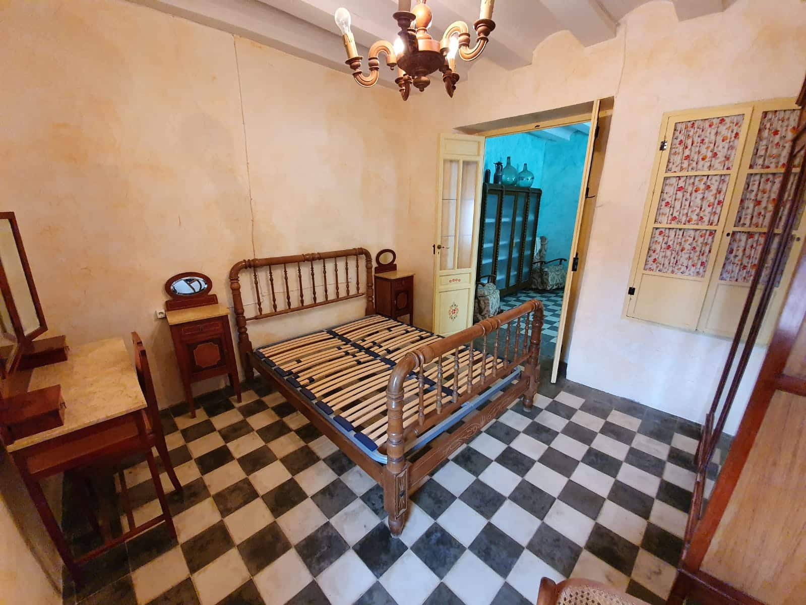 5 bedroom Finca/Country House for sale in Yecla with pool - € 165,000 (Ref: 5636033)