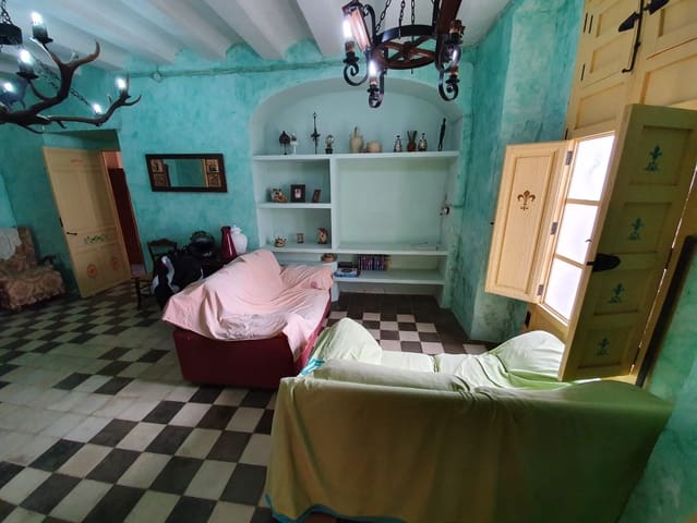 5 bedroom Finca/Country House for sale in Yecla with pool - € 165,000 (Ref: 5636033)