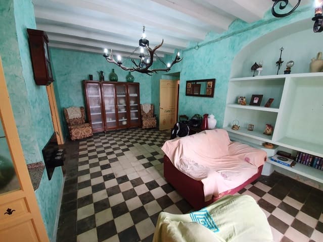 5 bedroom Finca/Country House for sale in Yecla with pool - € 165,000 (Ref: 5636033)