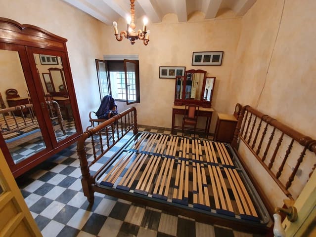 5 bedroom Finca/Country House for sale in Yecla with pool - € 165,000 (Ref: 5636033)