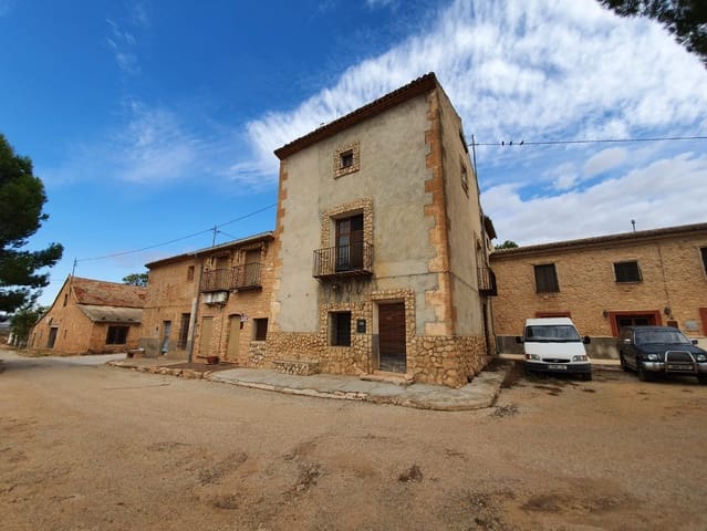5 bedroom Finca/Country House for sale in Yecla with pool - € 165,000 (Ref: 5636033)