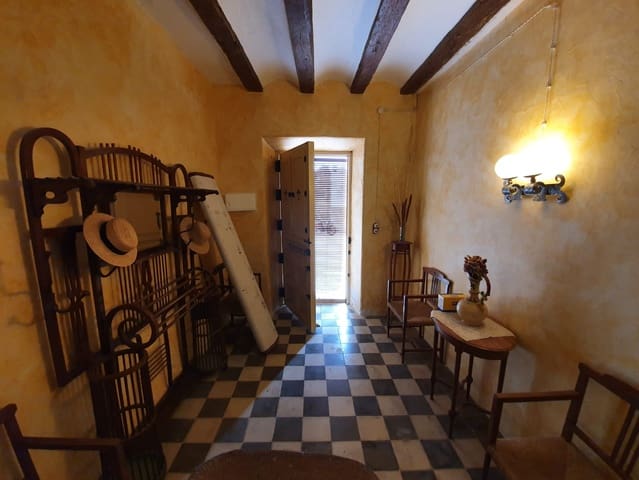 5 bedroom Finca/Country House for sale in Yecla with pool - € 165,000 (Ref: 5636033)