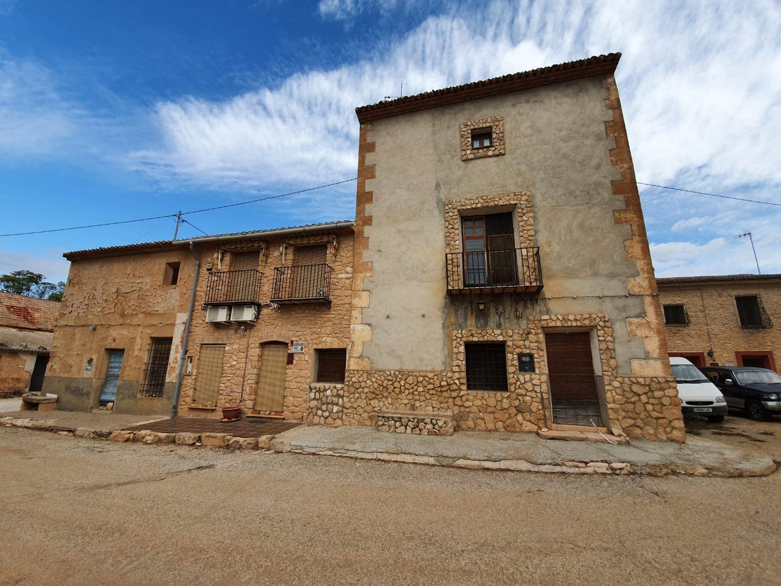 5 bedroom Finca/Country House for sale in Yecla with pool - € 165,000 (Ref: 5636033)
