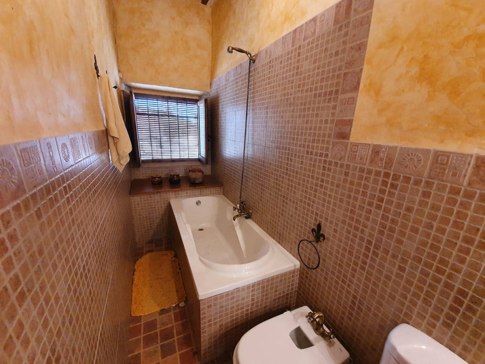 5 bedroom Finca/Country House for sale in Yecla with pool - € 165,000 (Ref: 5636033)