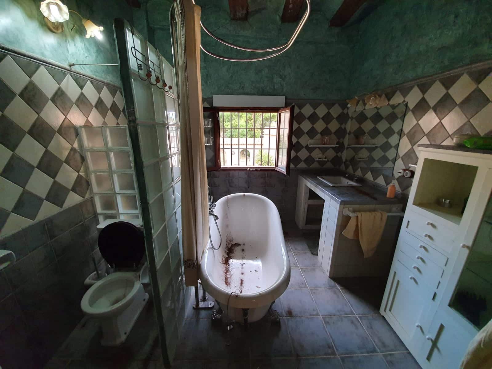 5 bedroom Finca/Country House for sale in Yecla with pool - € 165,000 (Ref: 5636033)