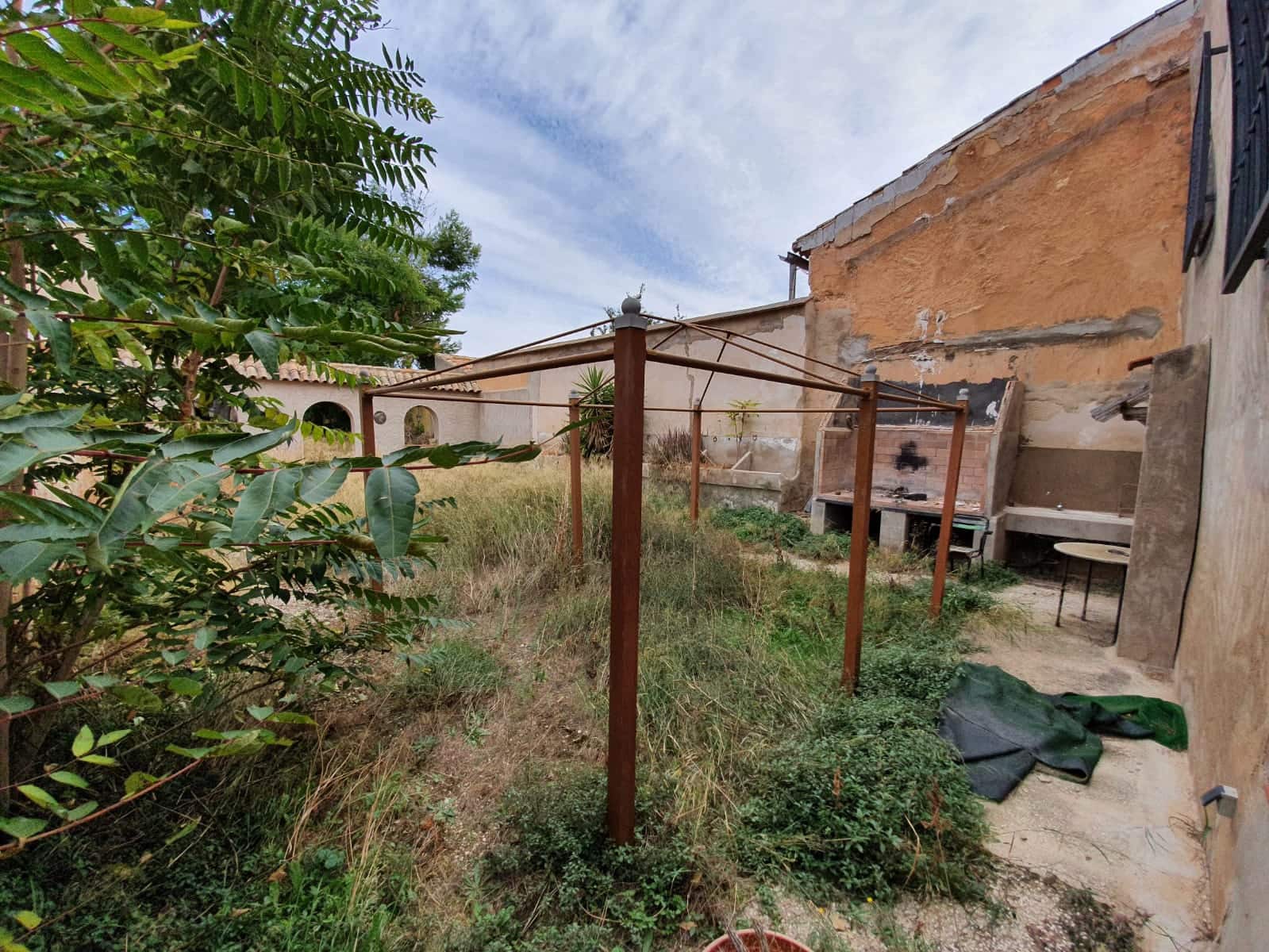 5 bedroom Finca/Country House for sale in Yecla with pool - € 165,000 (Ref: 5636033)