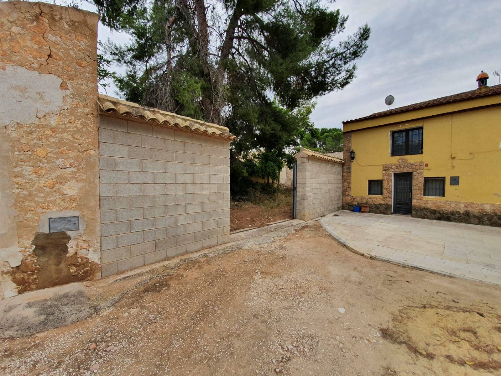 5 bedroom Finca/Country House for sale in Yecla with pool - € 165,000 (Ref: 5636033)