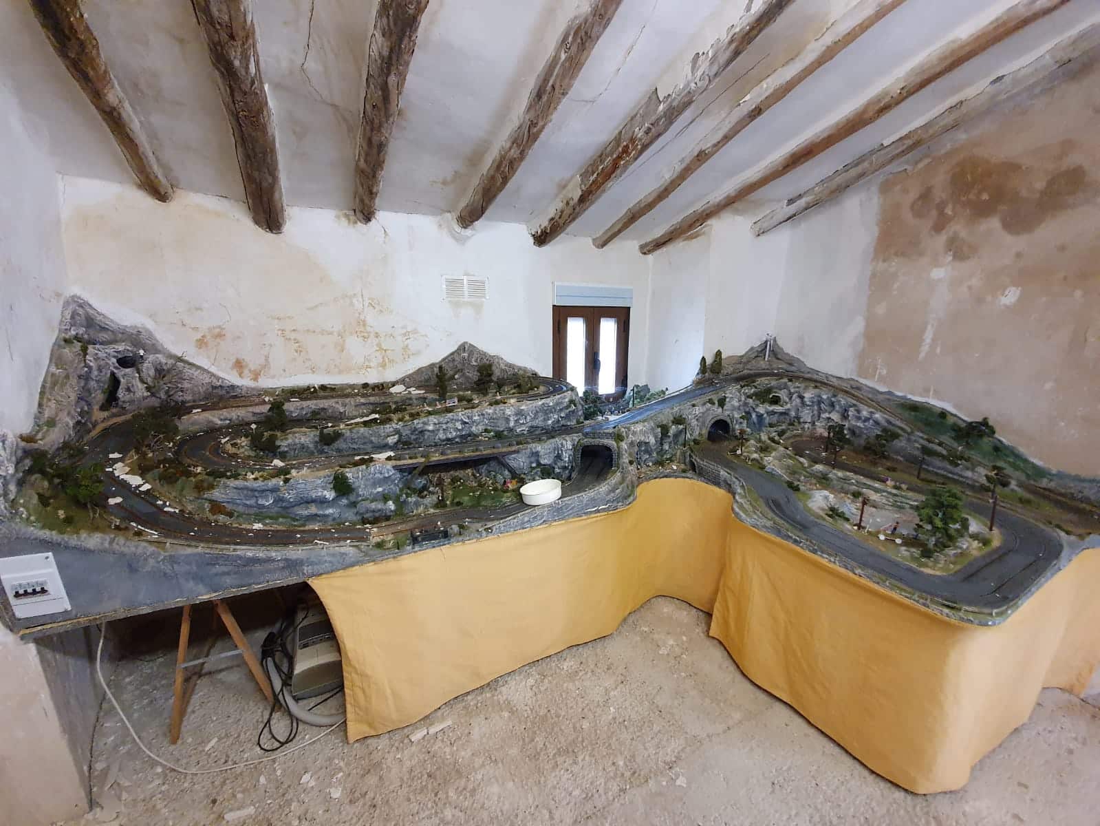 5 bedroom Finca/Country House for sale in Yecla with pool - € 165,000 (Ref: 5636033)