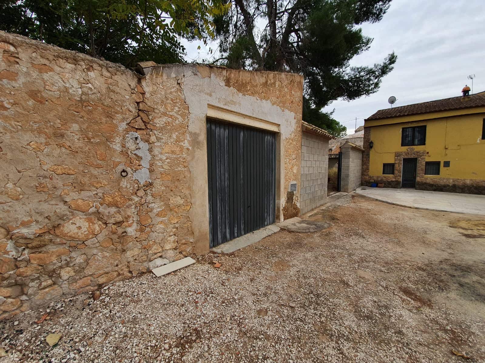 5 bedroom Finca/Country House for sale in Yecla with pool - € 165,000 (Ref: 5636033)