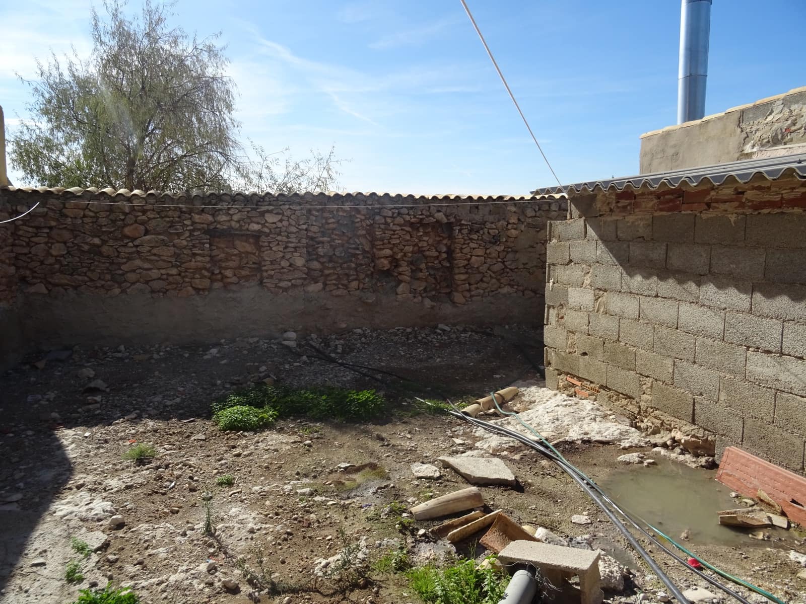 4 bedroom Finca/Country House for sale in Jumilla with pool - € 79,950 (Ref: 5703114)