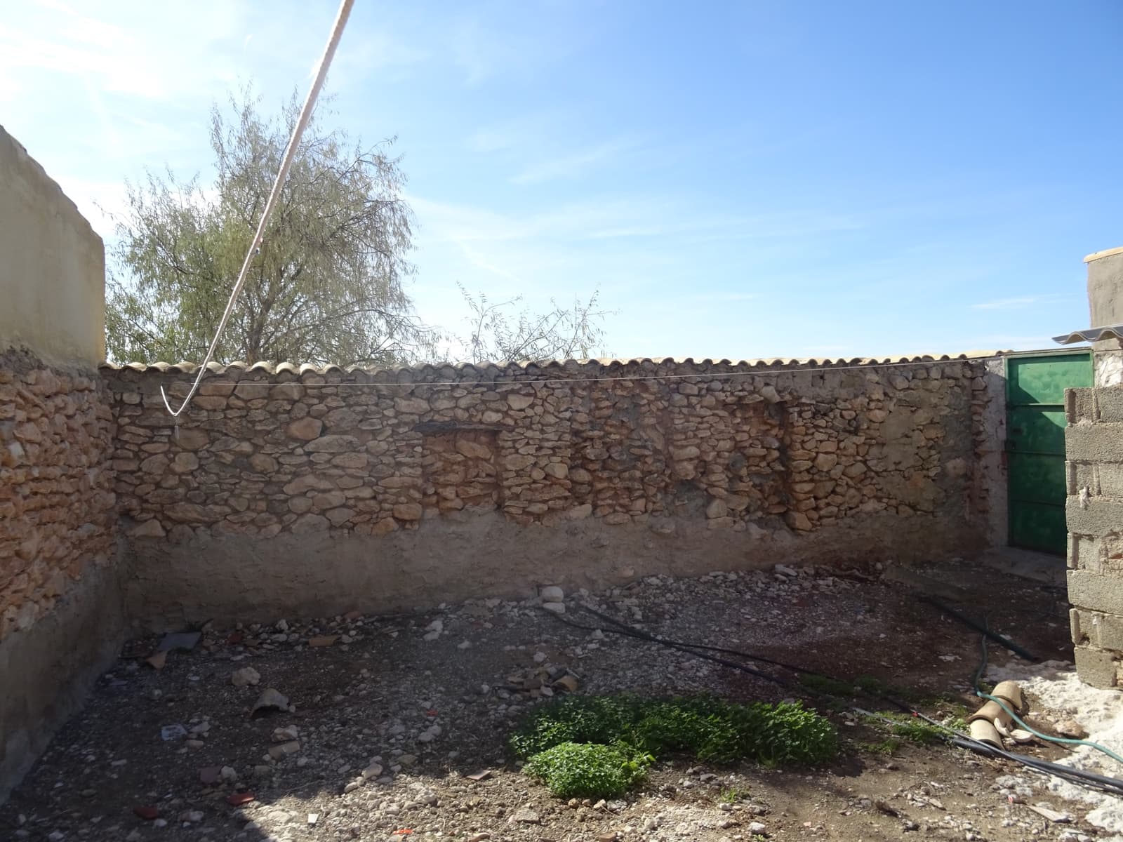 4 bedroom Finca/Country House for sale in Jumilla with pool - € 79,950 (Ref: 5703114)