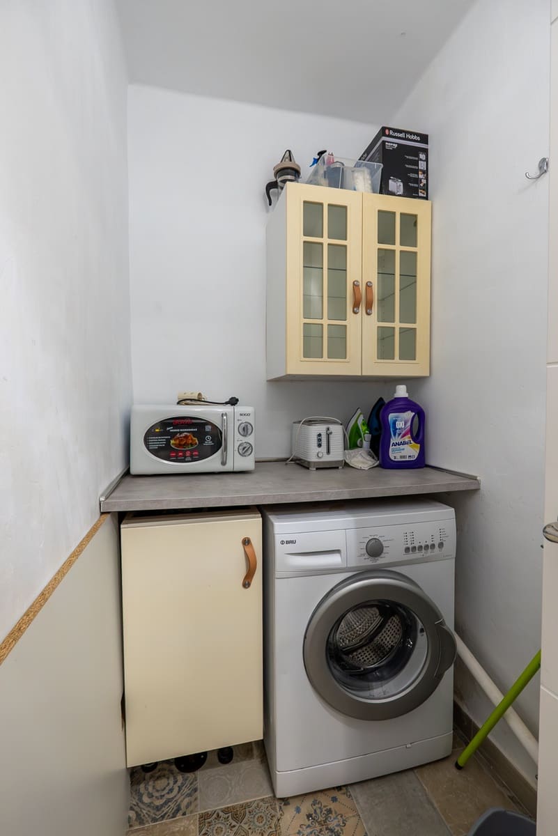 3 soveværelse Lejlighed til salg i Pinoso med swimmingpool - € 90.000 (Ref: 5779881)