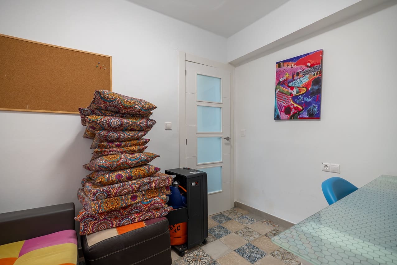 3 soveværelse Lejlighed til salg i Pinoso med swimmingpool - € 90.000 (Ref: 5779881)