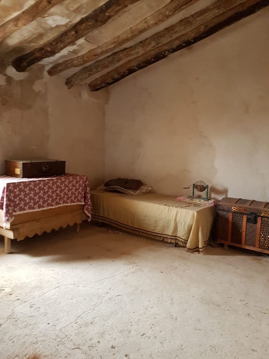 3 bedroom Finca/Country House for sale in Pinoso with pool - € 71,000 (Ref: 5907252)