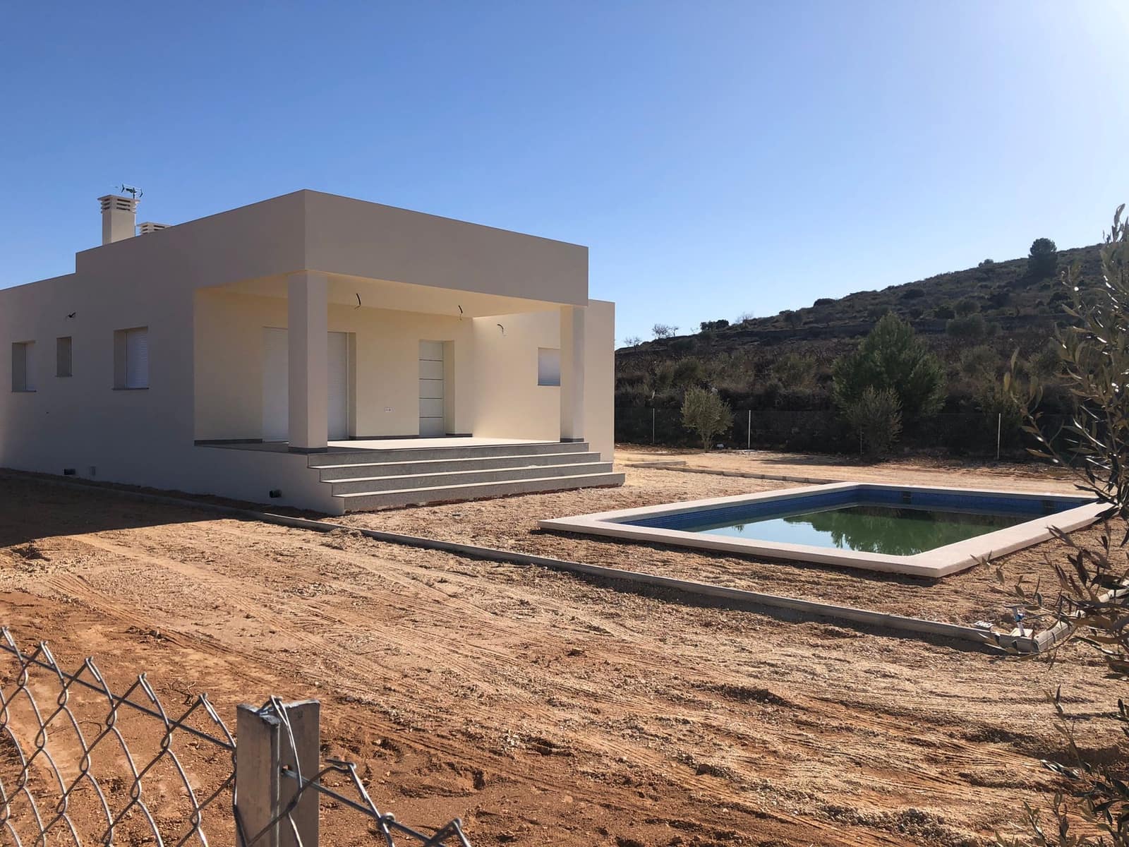 3 bedroom Villa for sale in Pinoso with pool - € 299,950 (Ref: 5955357)