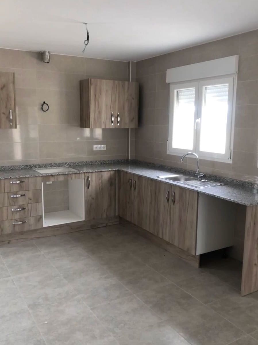 3 bedroom Villa for sale in Pinoso with pool - € 299,950 (Ref: 5955357)