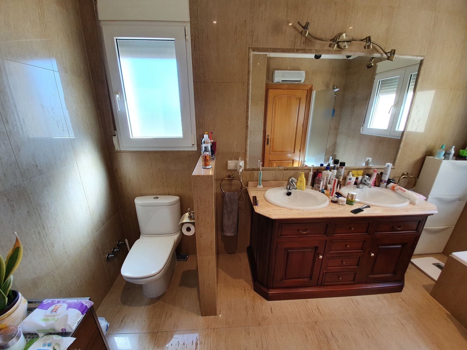 Chalet de 4 habitaciones en Yecla en venta con piscina - 475.000 € (Ref: 6077863)