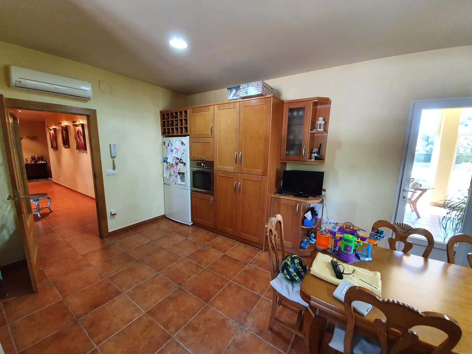 Chalet de 4 habitaciones en Yecla en venta con piscina - 475.000 € (Ref: 6077863)