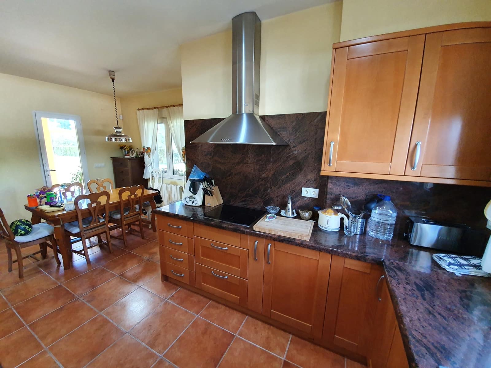 Chalet de 4 habitaciones en Yecla en venta con piscina - 475.000 € (Ref: 6077863)