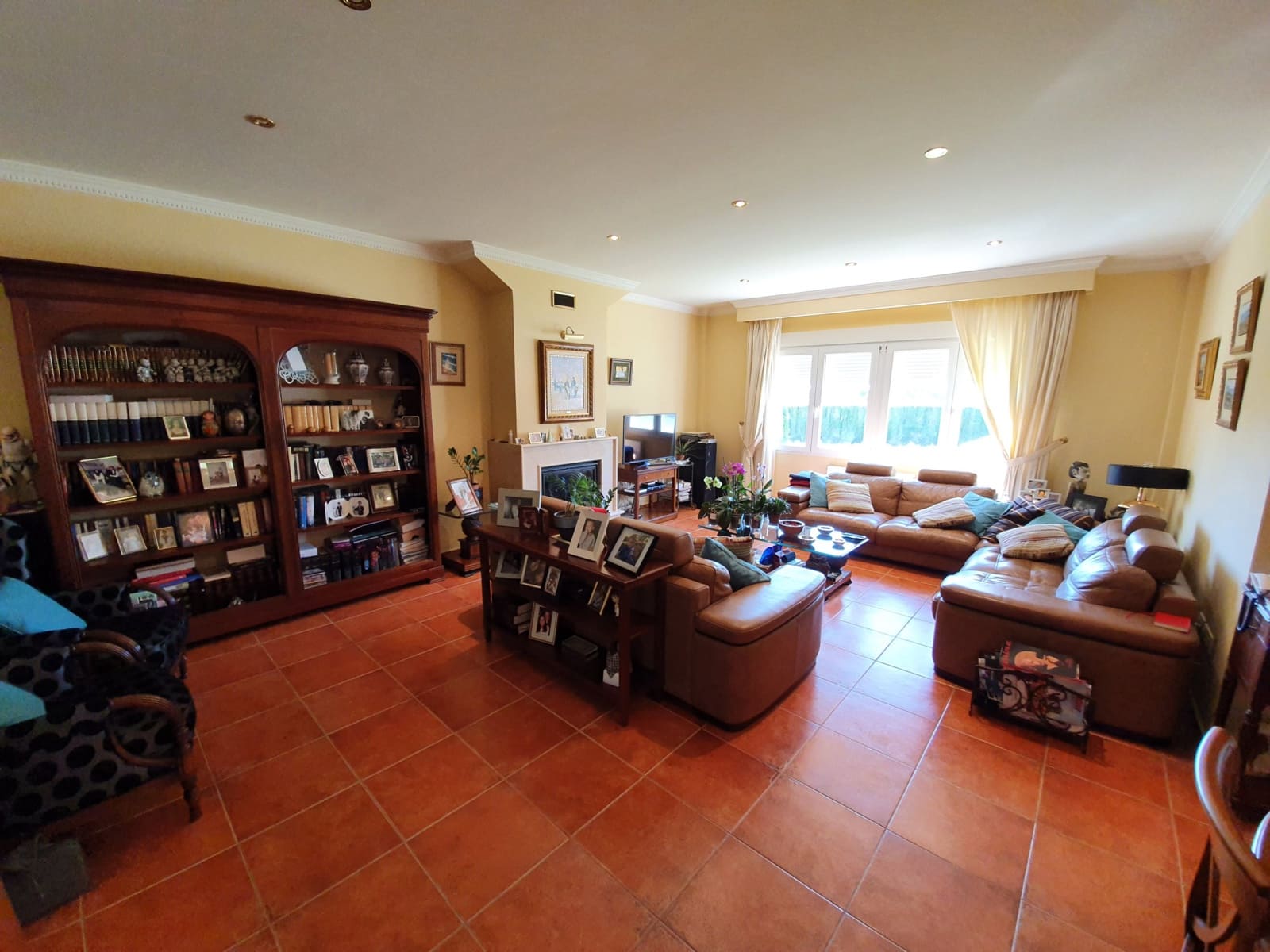 Chalet de 4 habitaciones en Yecla en venta con piscina - 475.000 € (Ref: 6077863)
