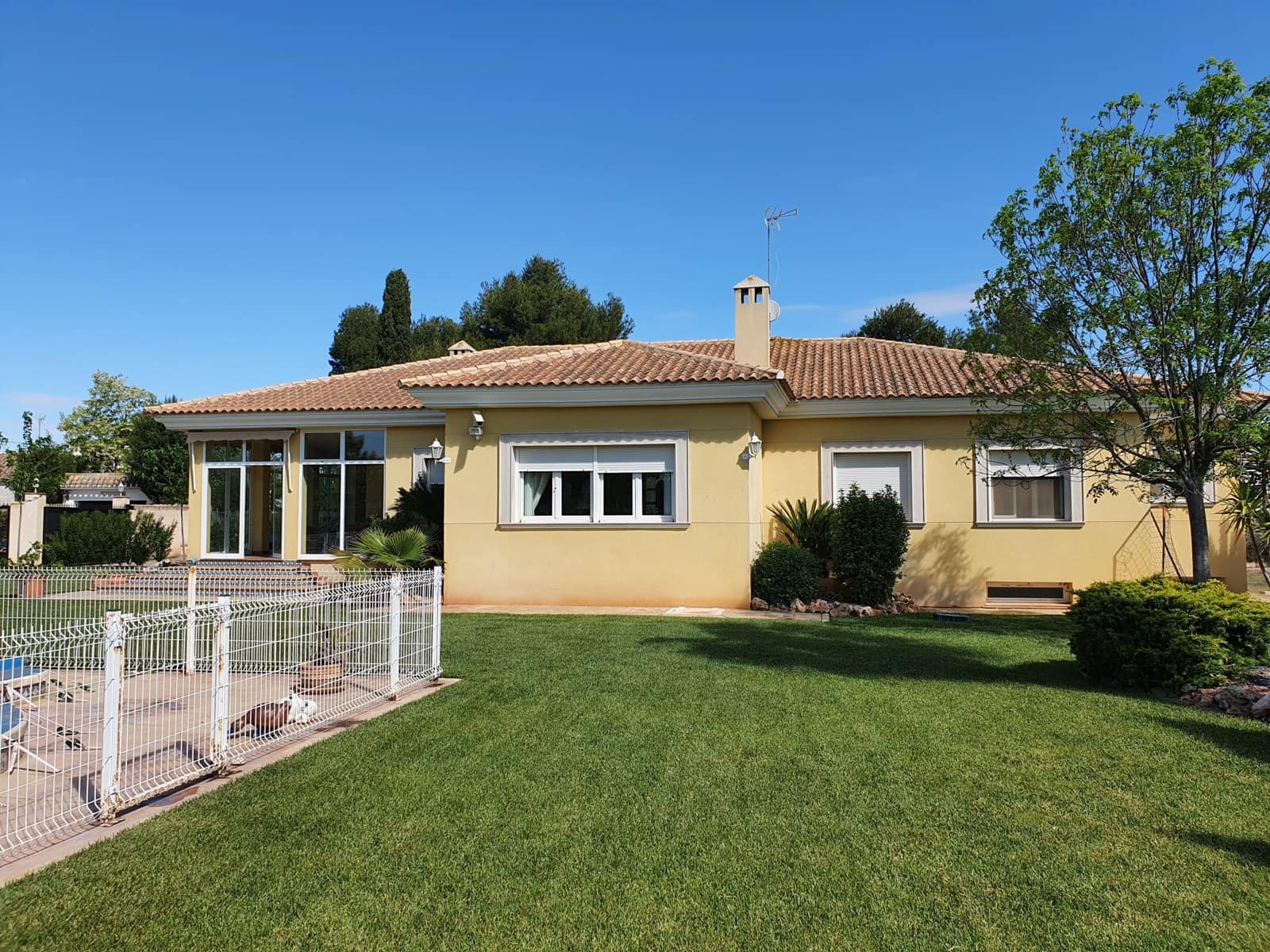 Chalet de 4 habitaciones en Yecla en venta con piscina - 475.000 € (Ref: 6077863)