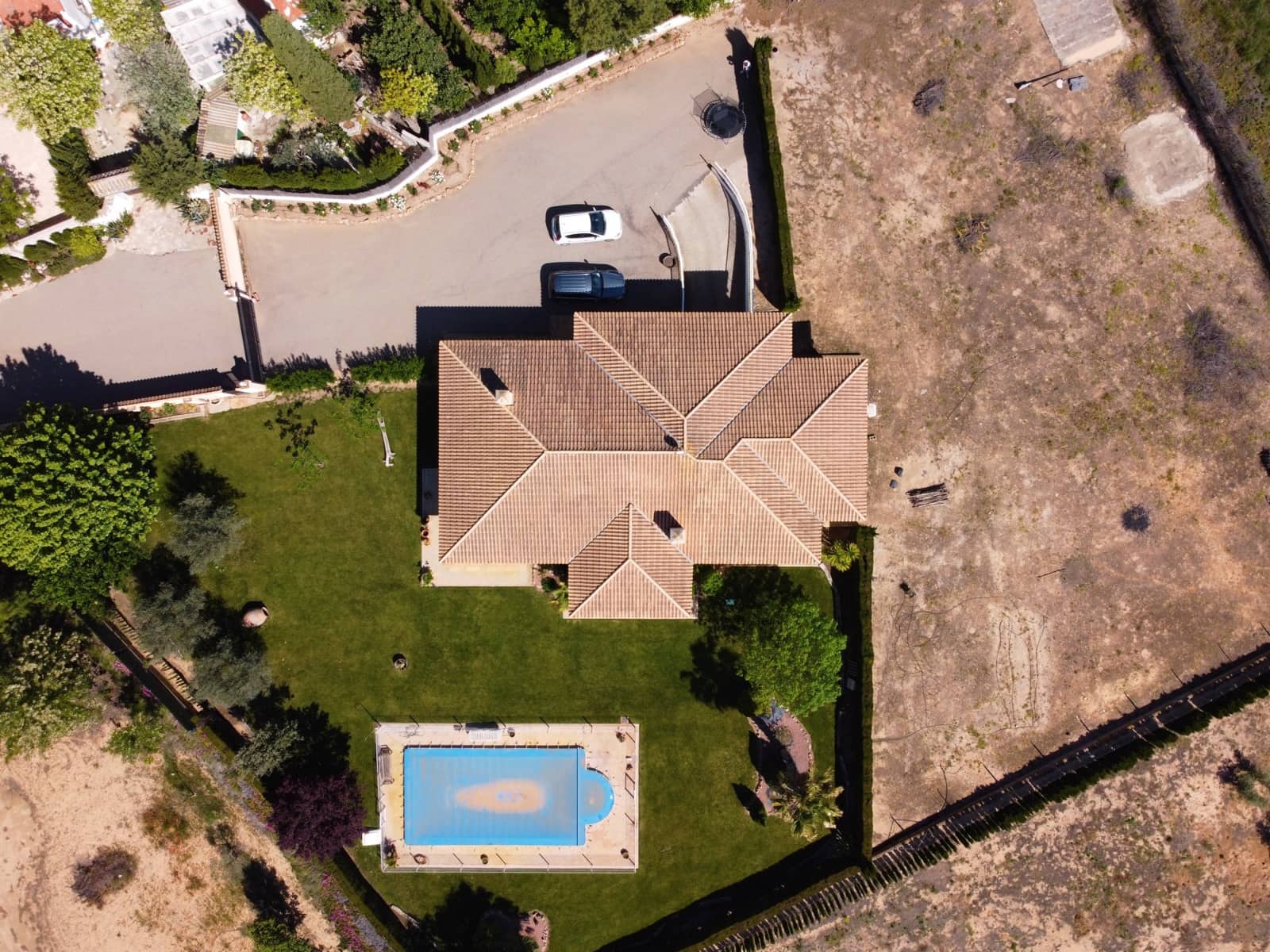 Chalet de 4 habitaciones en Yecla en venta con piscina - 475.000 € (Ref: 6077863)