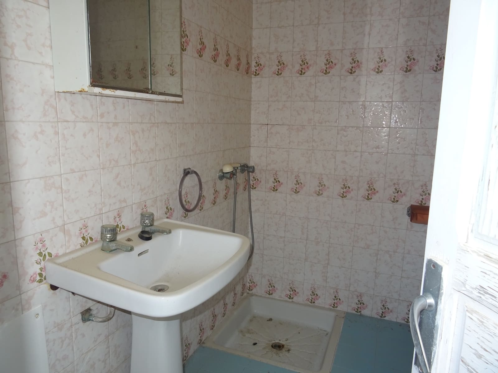 7 bedroom Townhouse for sale in Pinoso with pool - € 229,950 (Ref: 6100983)