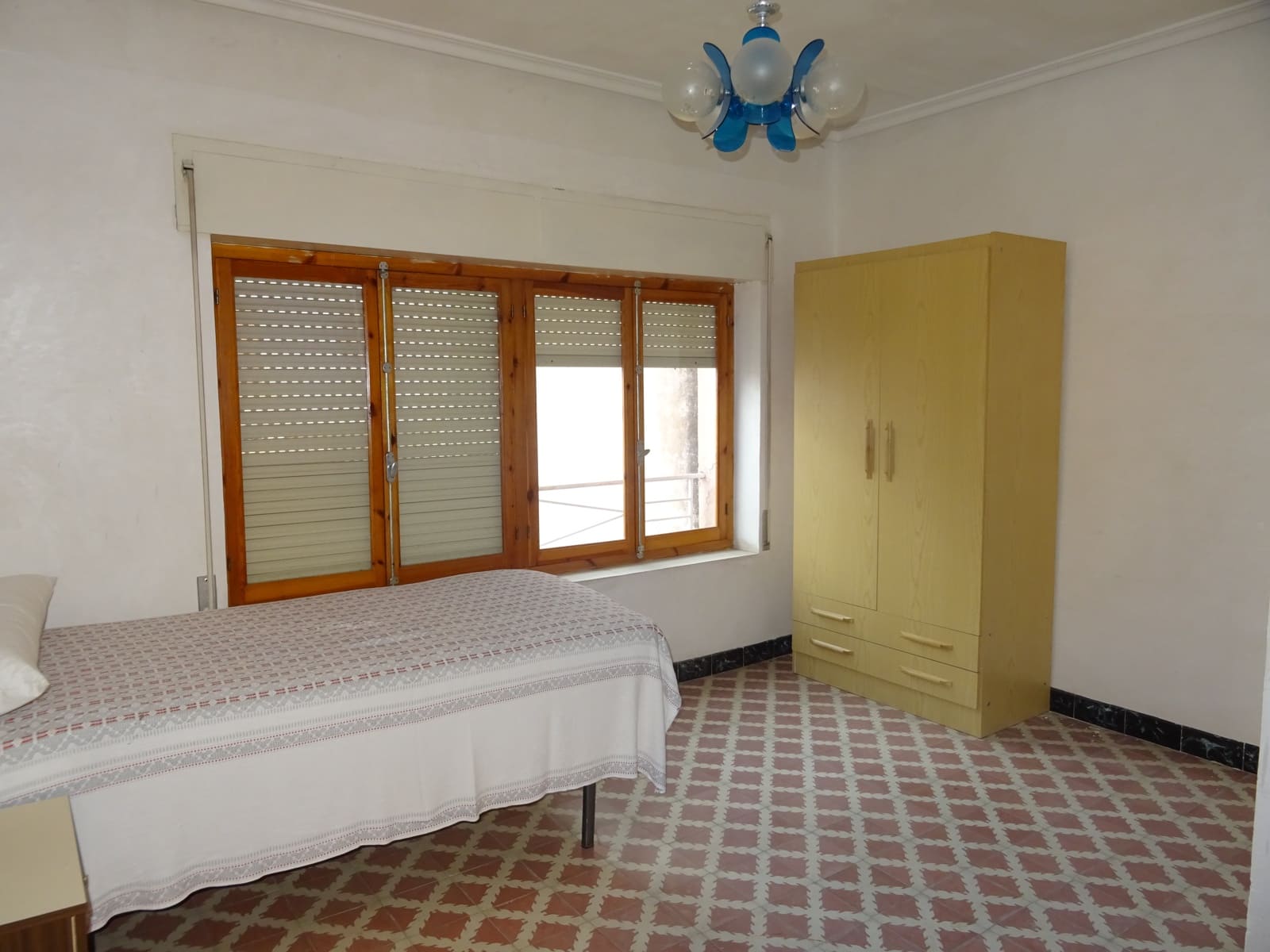 7 bedroom Townhouse for sale in Pinoso with pool - € 229,950 (Ref: 6100983)