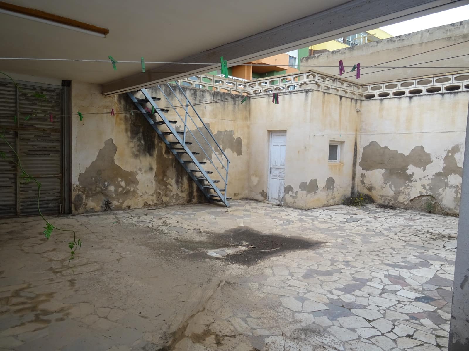 7 bedroom Townhouse for sale in Pinoso with pool - € 229,950 (Ref: 6100983)