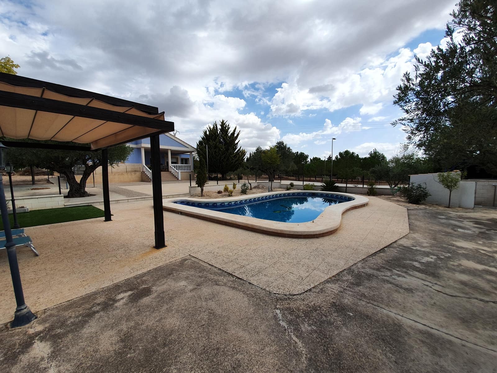 4 soveværelse Villa til salg i Yecla med swimmingpool - € 360.000 (Ref: 6303440)