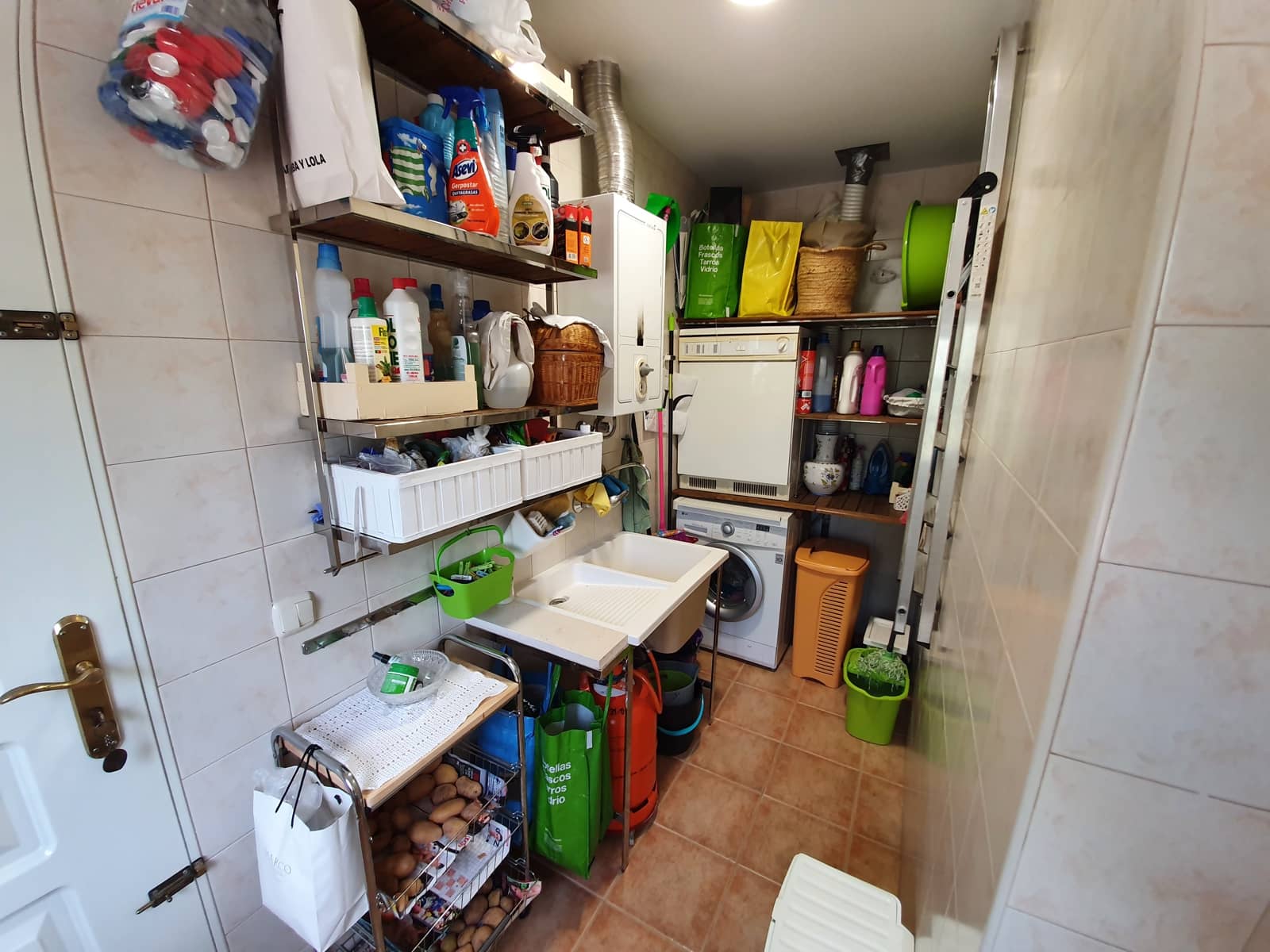 4 soveværelse Villa til salg i Yecla med swimmingpool - € 360.000 (Ref: 6303440)