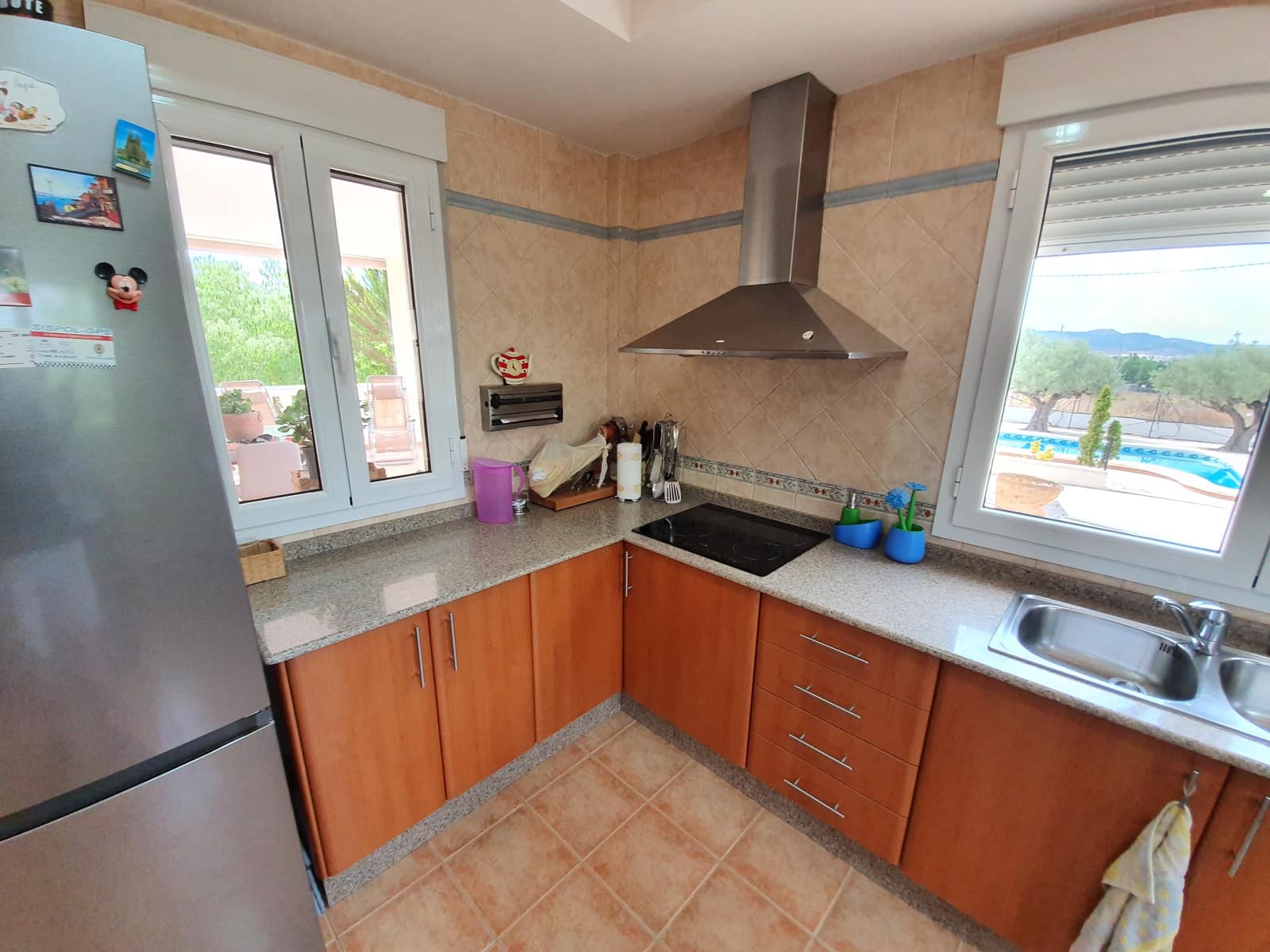 4 soveværelse Villa til salg i Yecla med swimmingpool - € 360.000 (Ref: 6303440)