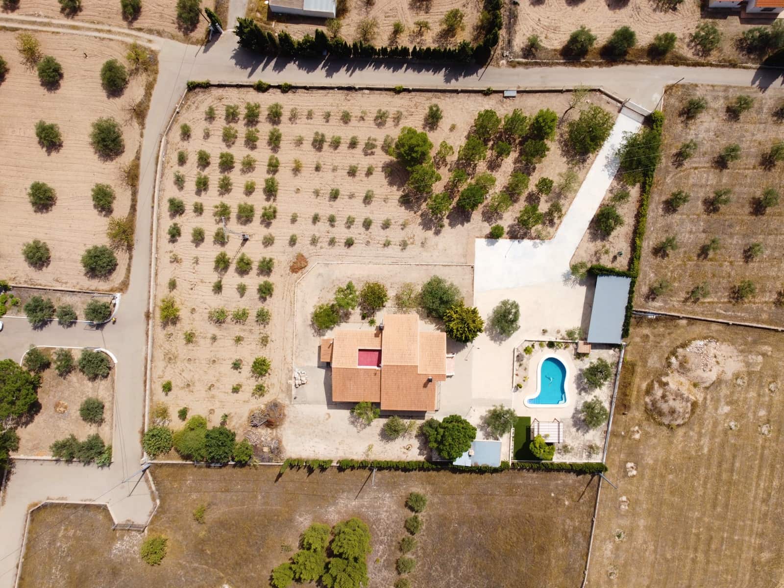 4 soveværelse Villa til salg i Yecla med swimmingpool - € 360.000 (Ref: 6303440)