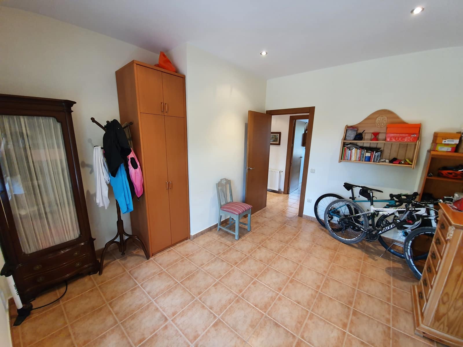 4 soveværelse Villa til salg i Yecla med swimmingpool - € 360.000 (Ref: 6303440)