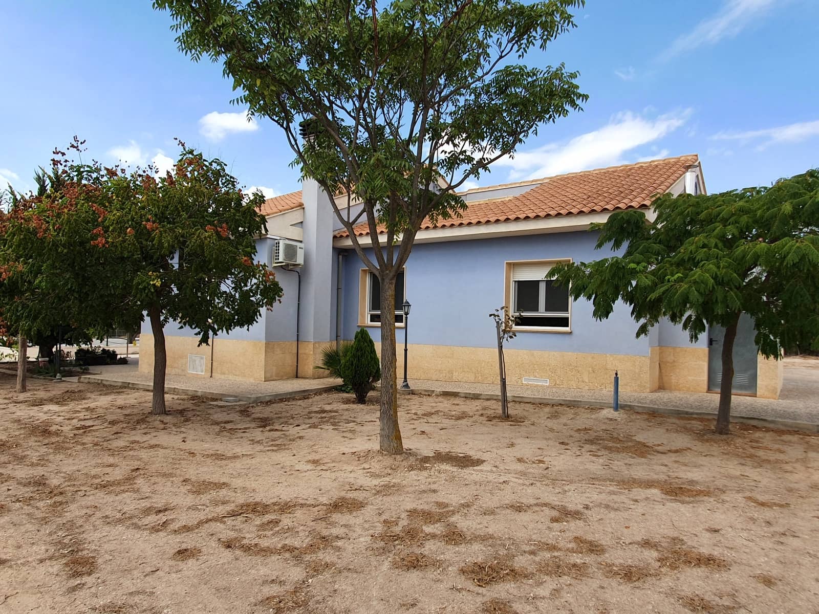 4 soveværelse Villa til salg i Yecla med swimmingpool - € 360.000 (Ref: 6303440)