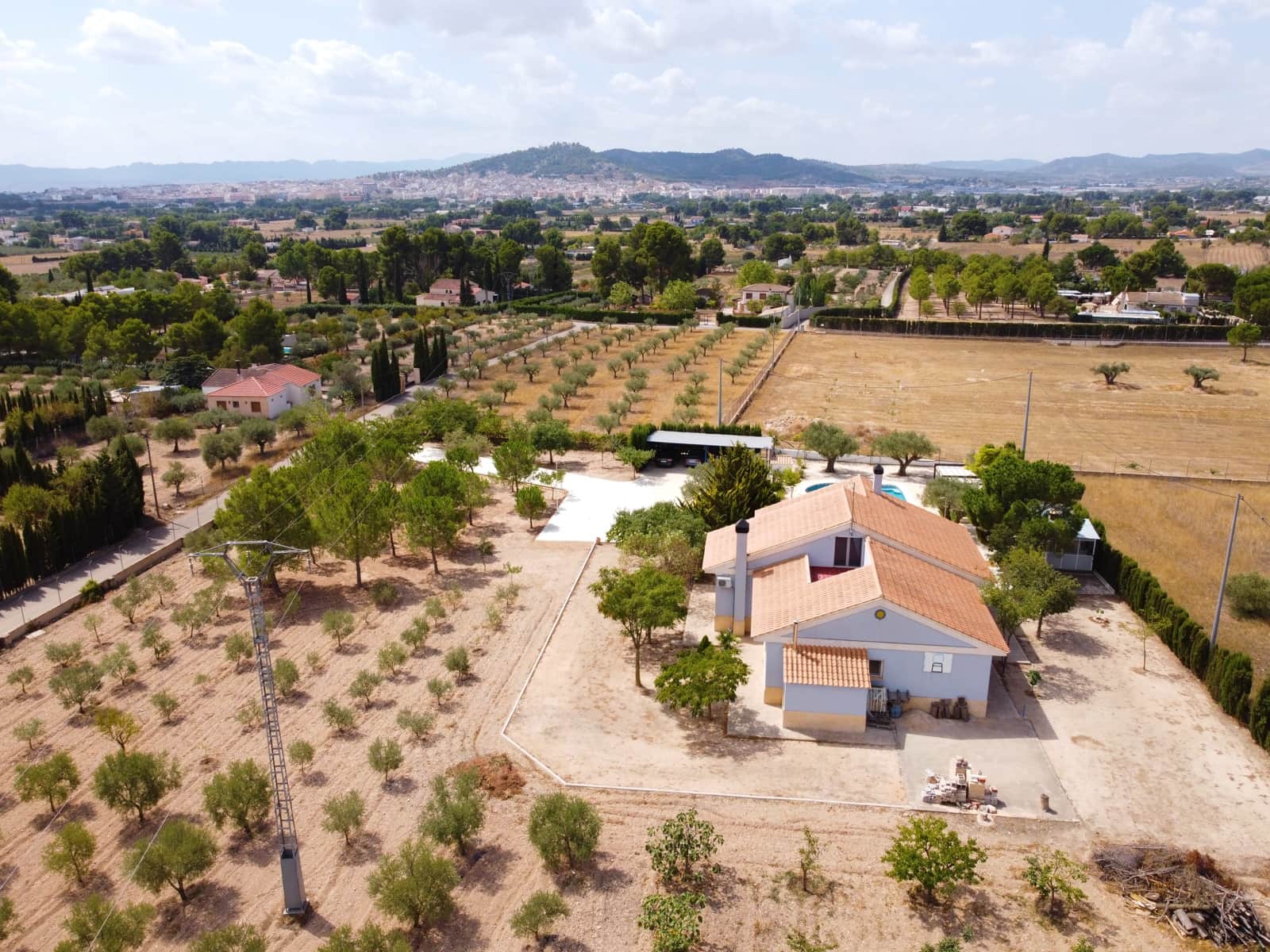 4 soveværelse Villa til salg i Yecla med swimmingpool - € 360.000 (Ref: 6303440)