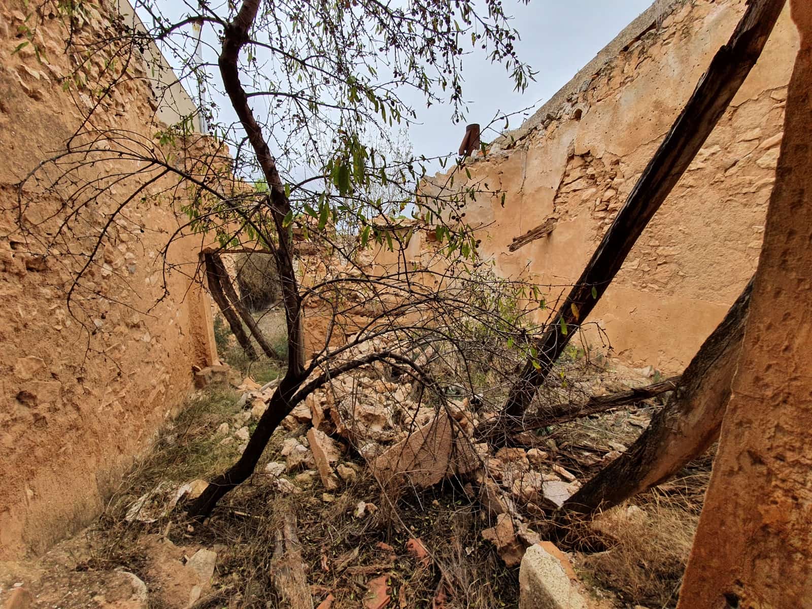 2 soveværelse Finca/Landehus til salg i Yecla med swimmingpool - € 55.000 (Ref: 6453598)