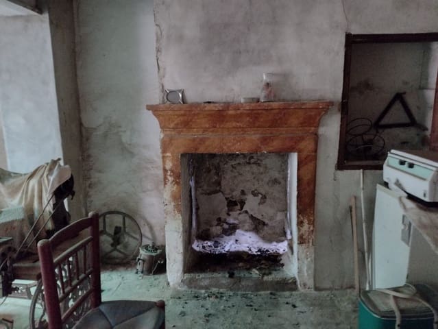 Maalaistalo myytävänä paikassa Rodriguillo, Pinoso mukana uima-altaan - 25 000 € (Ref: 6778451)