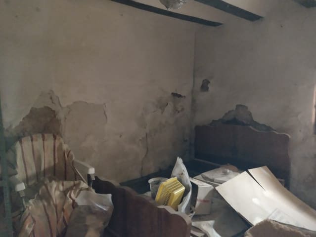 Maalaistalo myytävänä paikassa Rodriguillo, Pinoso mukana uima-altaan - 25 000 € (Ref: 6778451)