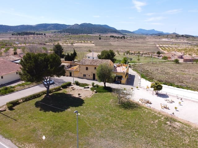 5 bedroom Restaurant/Bar for sale in Pinoso with pool - € 396,000 (Ref: 6795005)