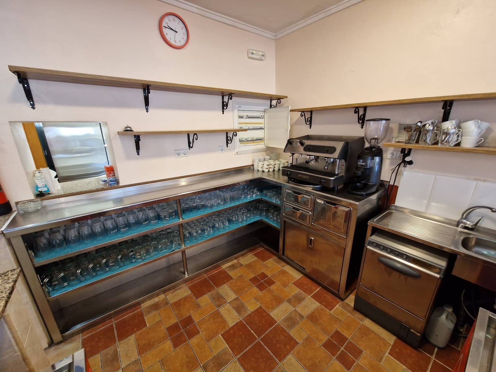 Bar/Restaurante de 5 habitaciones en Pinoso en venta con piscina - 396.000 € (Ref: 6795005)